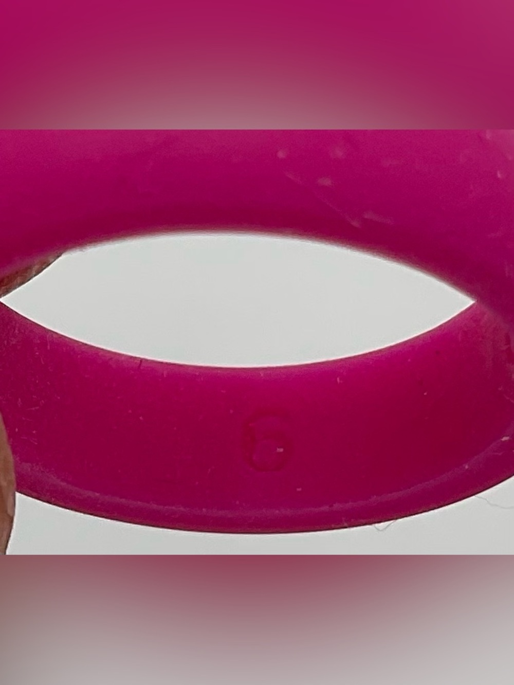 QALO Set of 2 Silicone Rings - Fuchsia & Blue Galaxy (glows in the dark!) Size 6 - Picture 4 of 8